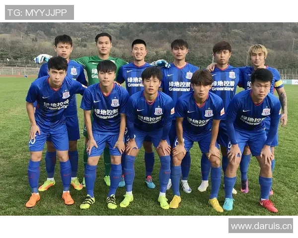 关键球员转会如何重塑足球联赛阵容及战术格局分析